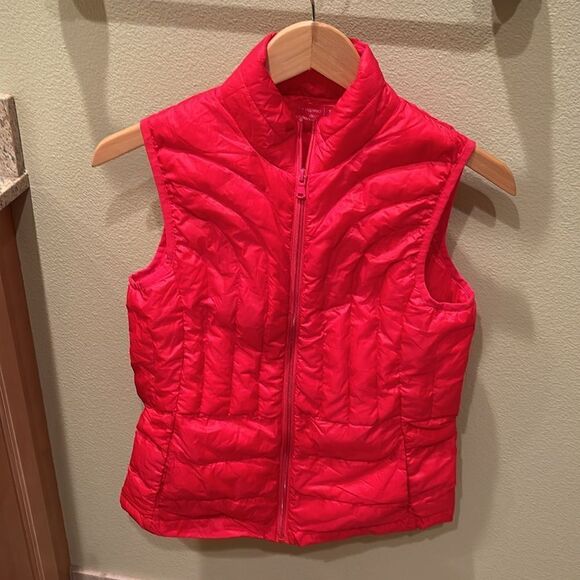 NWOT Be Inspired down packable puffer vest I'm w woman's red color. - Picture 2 of 12